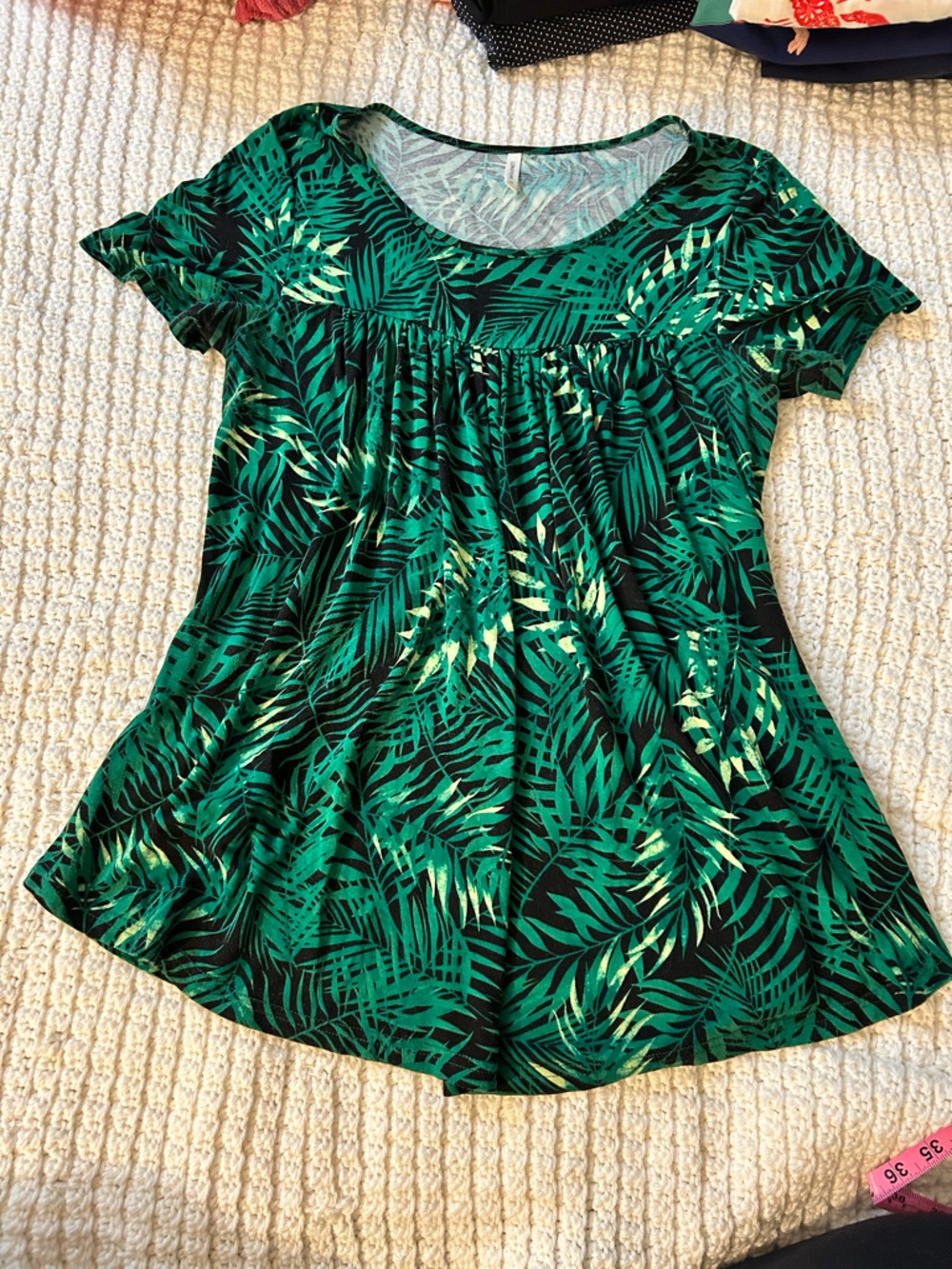 Green Tropical Leaf Scoop Neck Short Sleeve Tee